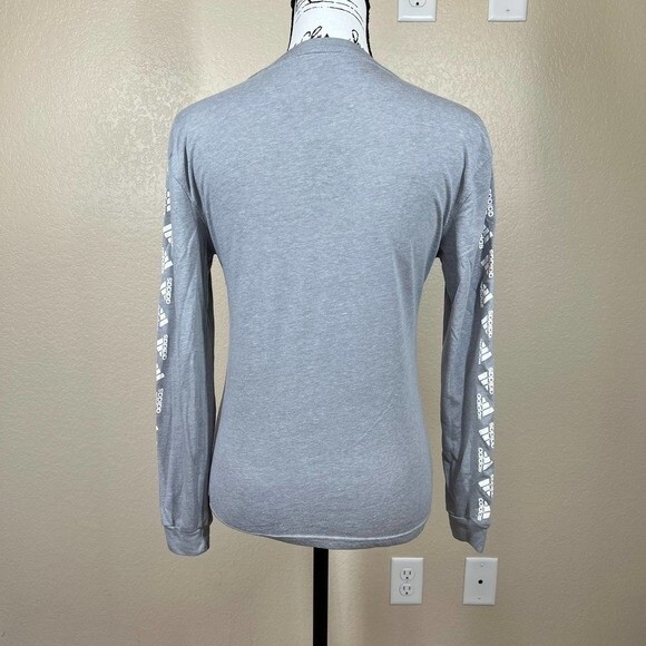 Adidas gray top the go to performance  crew neck long sleeve tee size XS - Picture 2 of 13